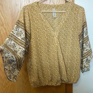 Sz Sm Allison Joy mustard/navy blouse from Evereve